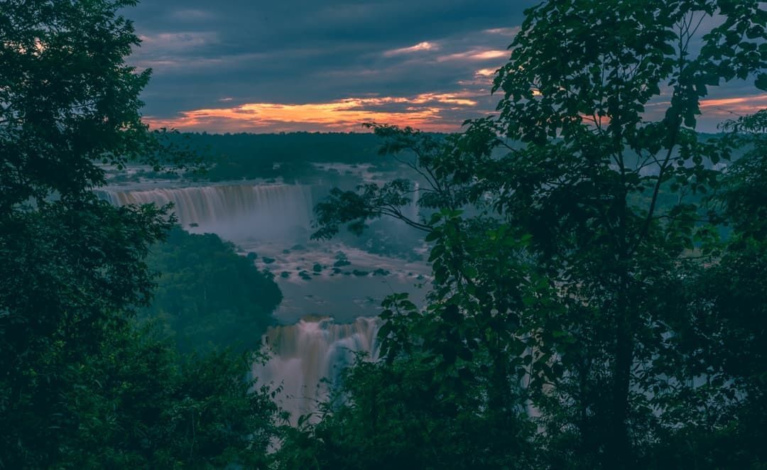 Pôr do Sol nas Cataratas