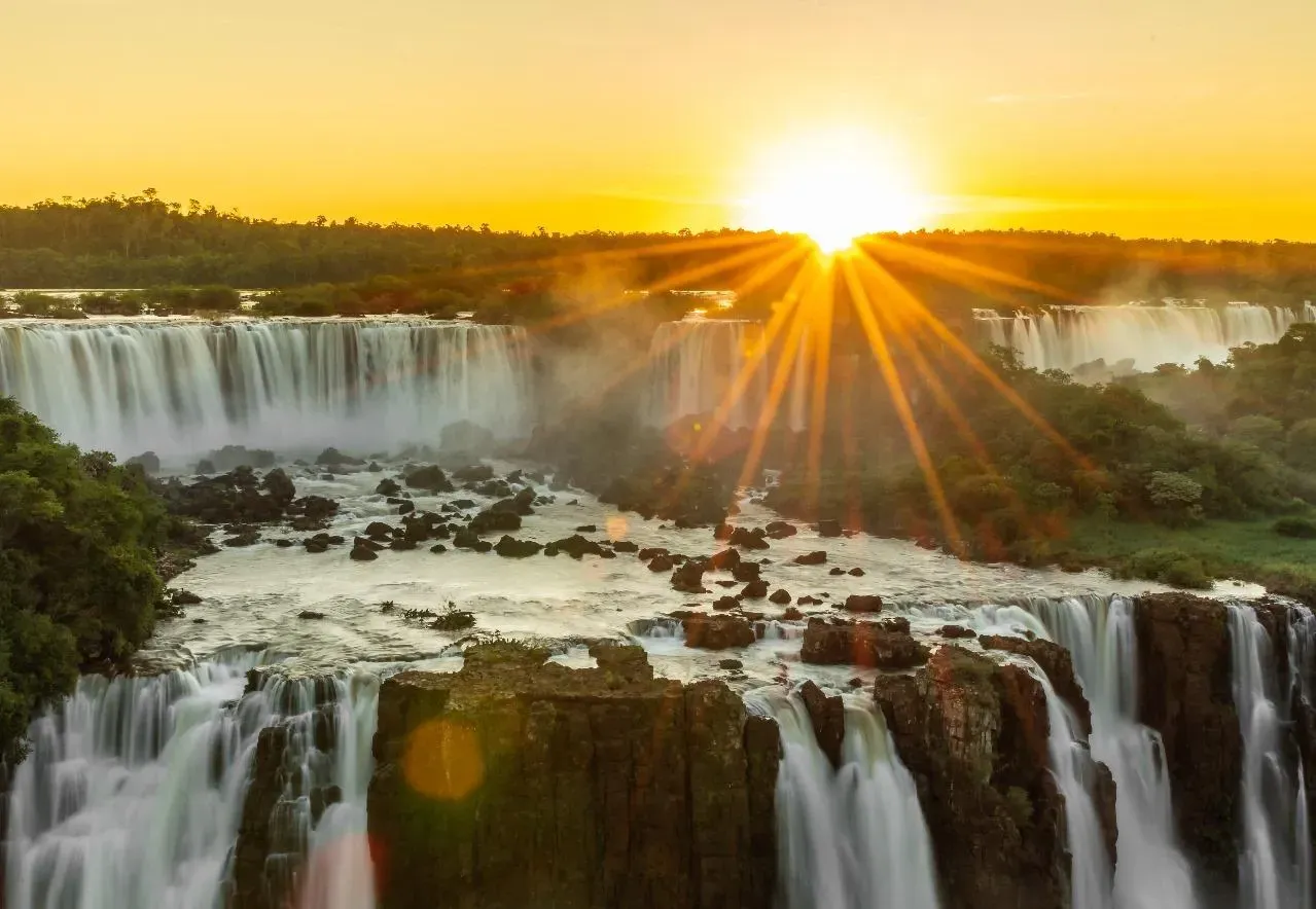 Pôr do Sol nas Cataratas